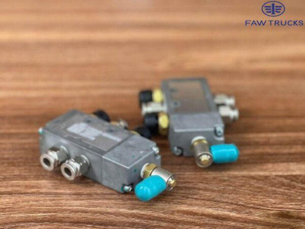 HỘP DIÊM CHUYỂN TẦNG HỘP SỐ XE ĐẦU KÉO FAW 375HP