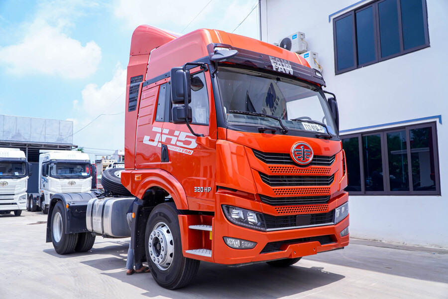 Xe đầu kéo FAW JH5 320HP – Giải pháp vận tải tối ưu cho doanh nghiệp