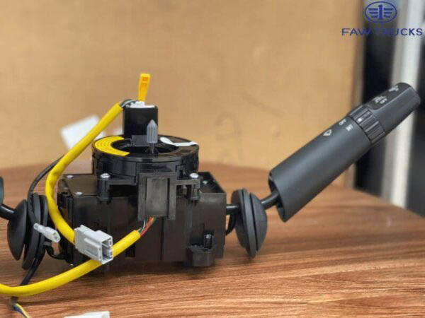 CÔNG TẮC GẠT MƯA & PHANH CÚP-BÔ XE ĐẦU KÉO FAW 430HP